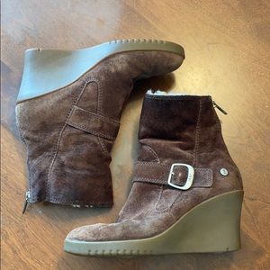 Ugg Wedge Boots lined with fur